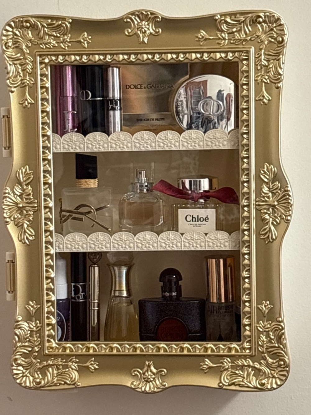 Glided Display shelf